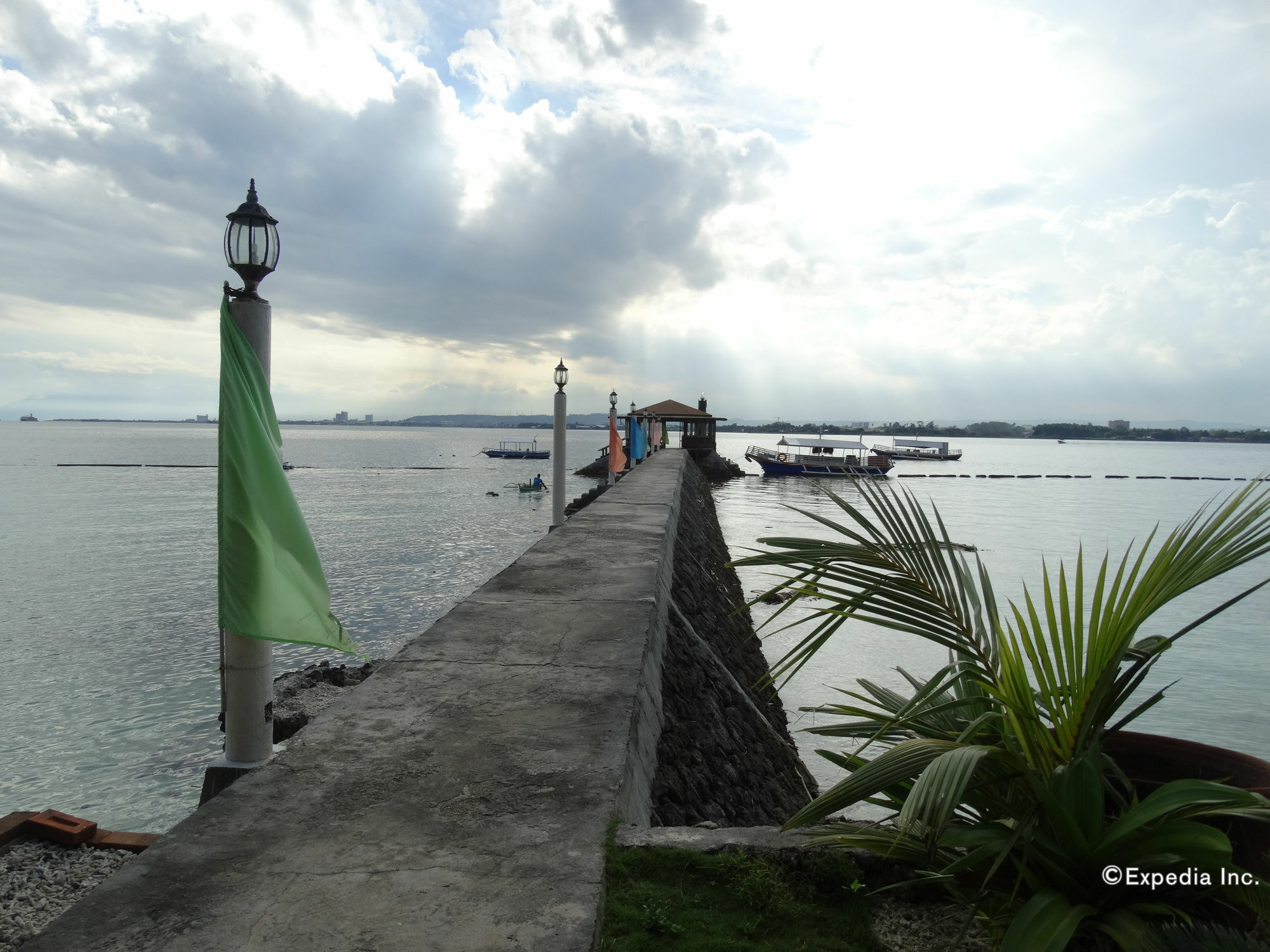 Chema'S By The Sea Hotel Samal Exterior photo